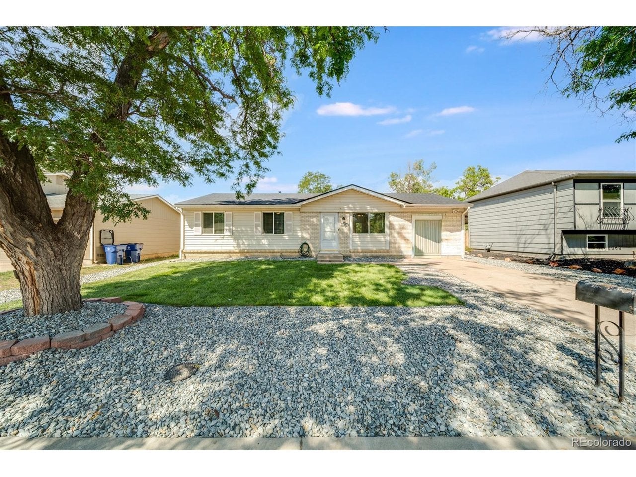 11397 E Virginia Dr — photo