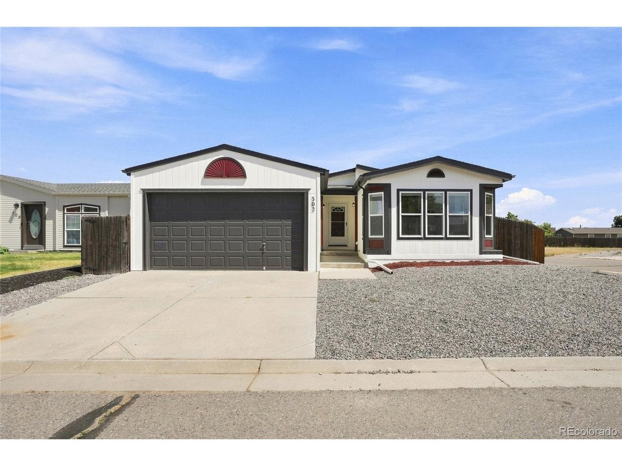 302 Apache Pl — photo