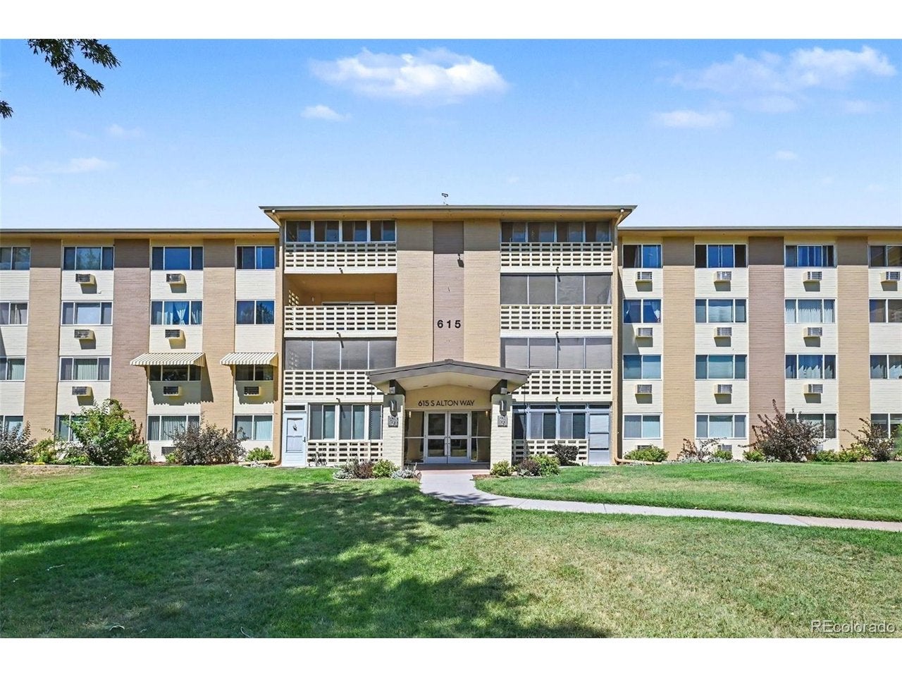 615 S Alton Way 7D — photo