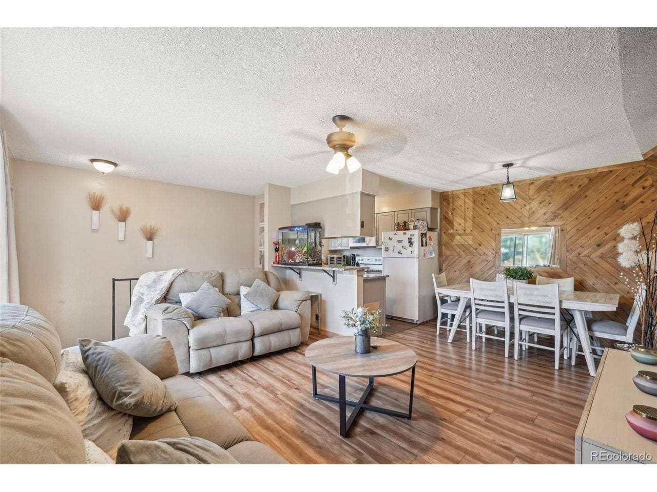 Home in Aurora, CO 80012 — photo 3