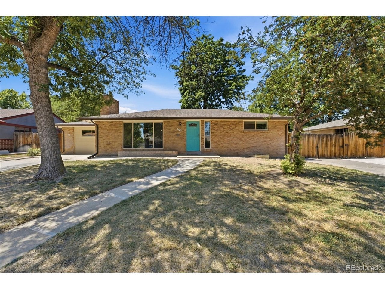 645 Cody Ct — photo