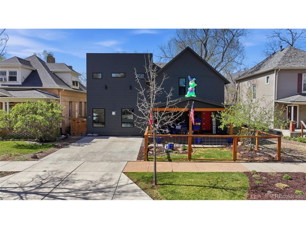 1607 Pikes Peak Ave — photo
