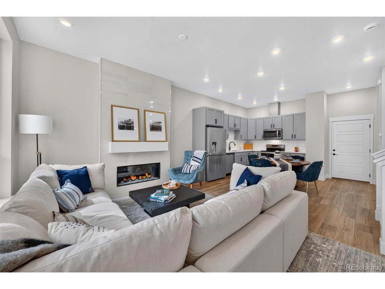 3132 W Bonfils Pl — photo