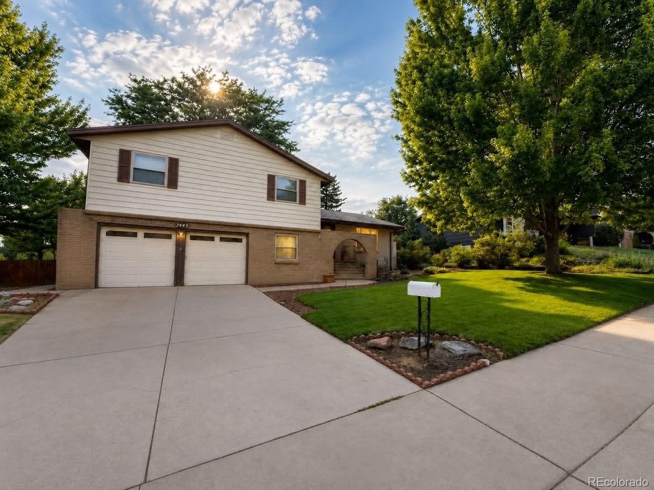 2443 S Carr Ct — photo