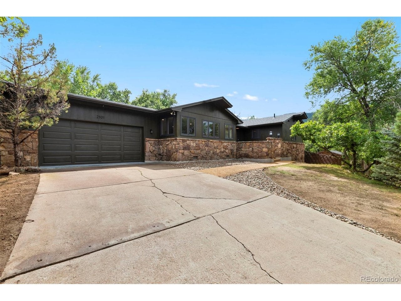 2101 Constellation Dr — photo