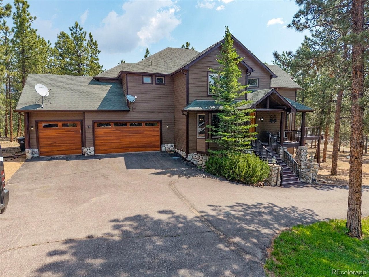 1734 Mount Evans Blvd — photo