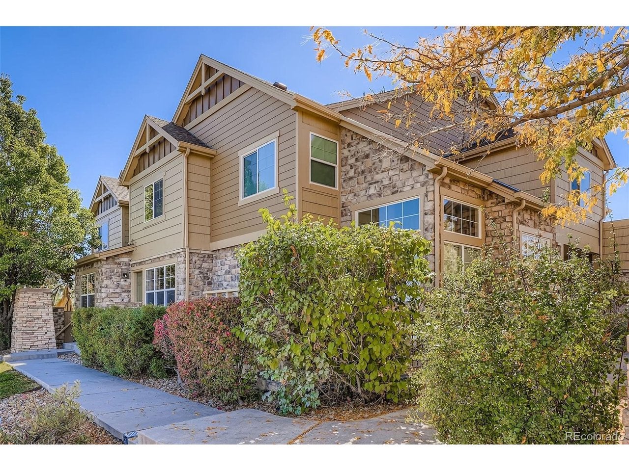 5722 S Addison Way C — photo