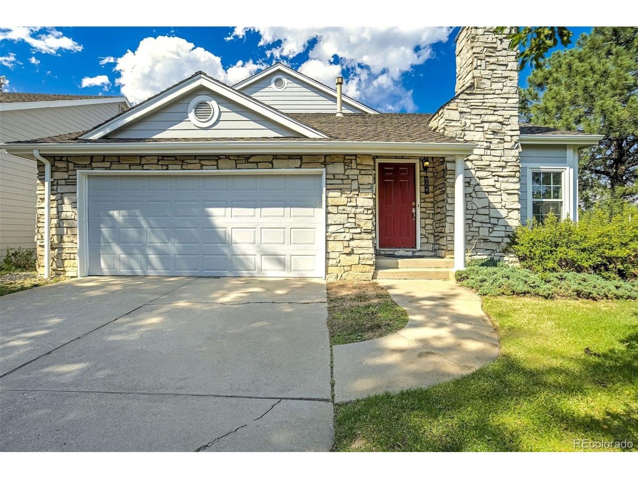 904 Dancing Horse Dr — photo