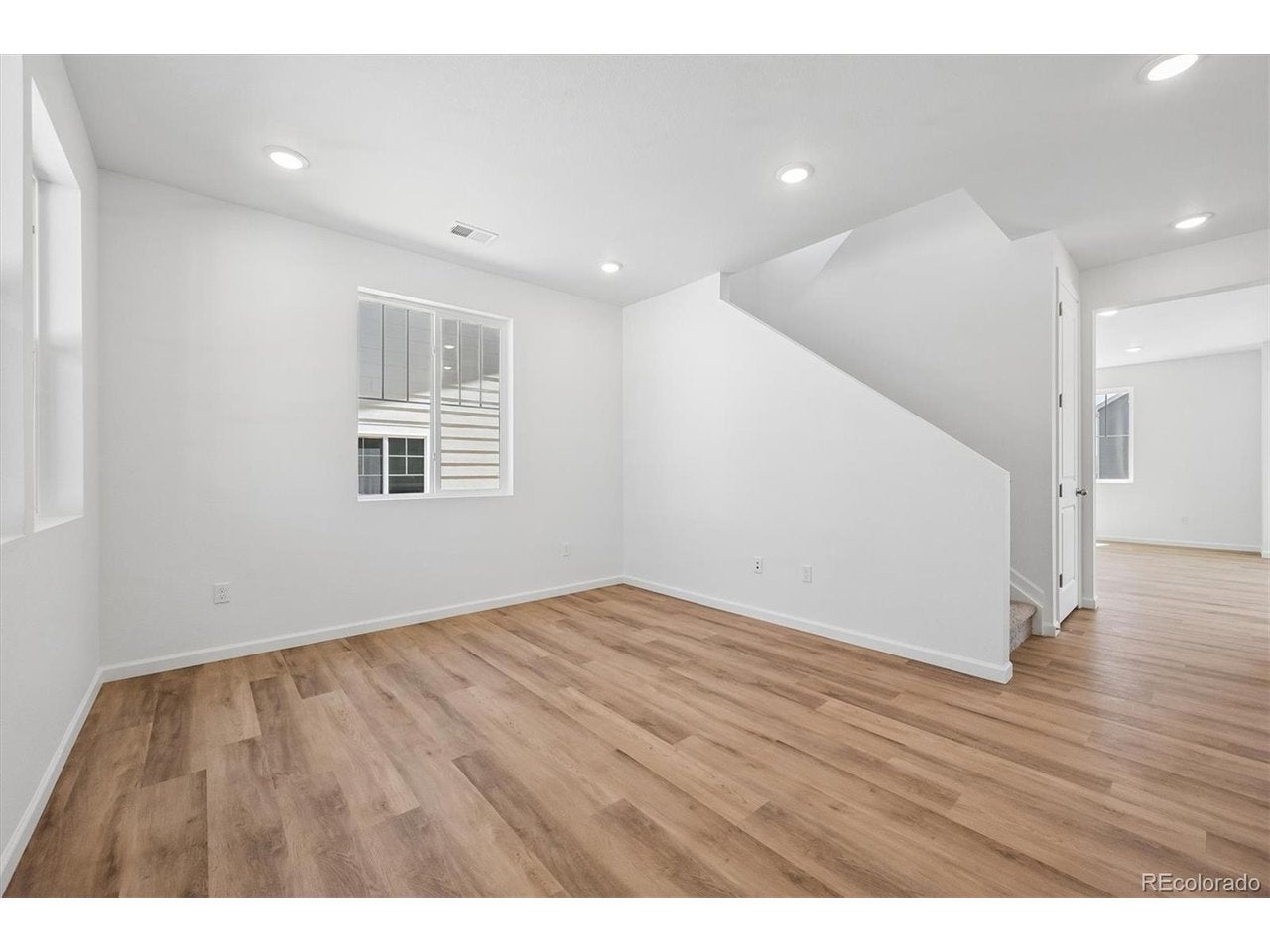Home in Aurora, CO 80019 — photo 3