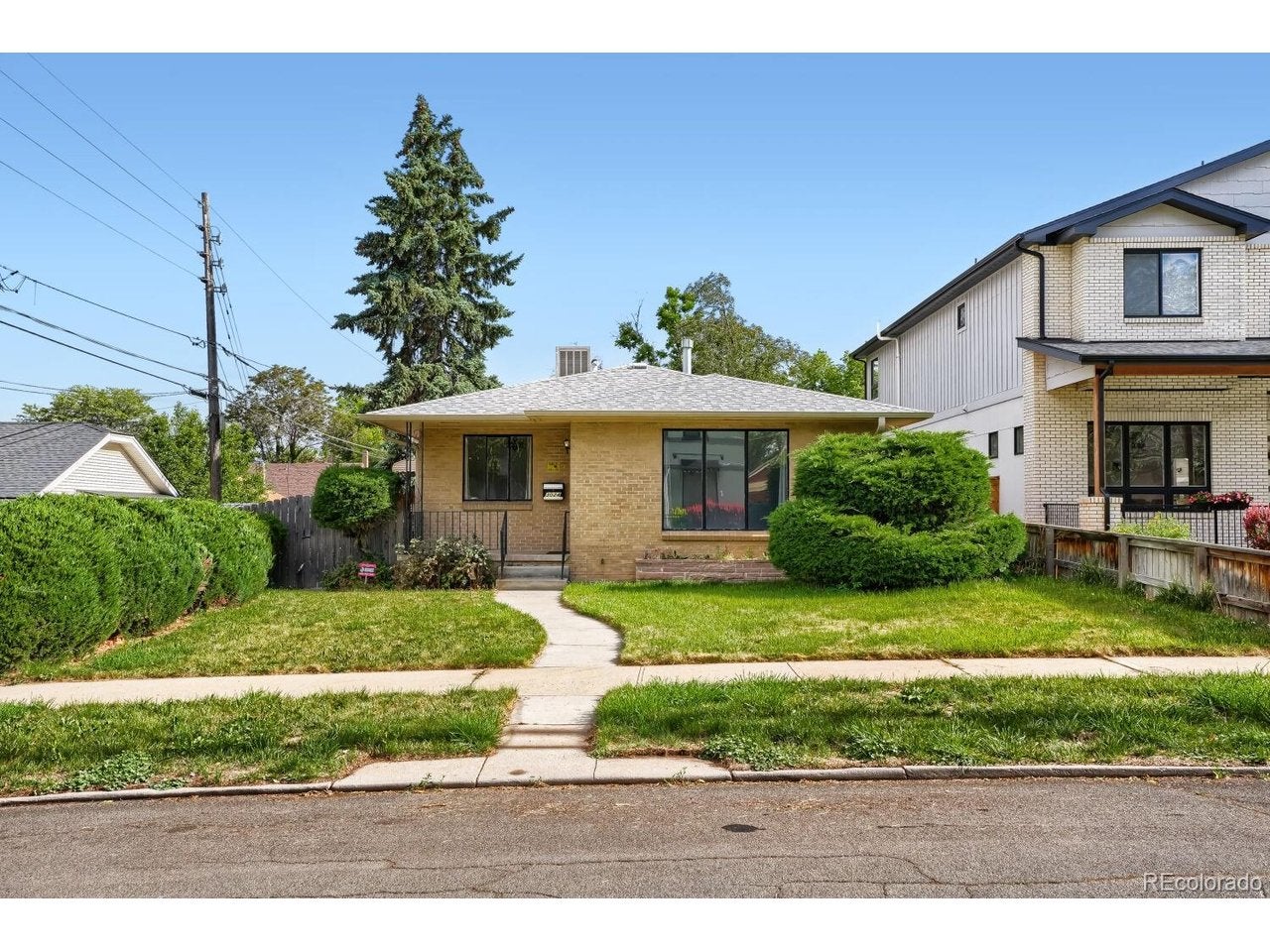 3024 W Scott Pl — photo