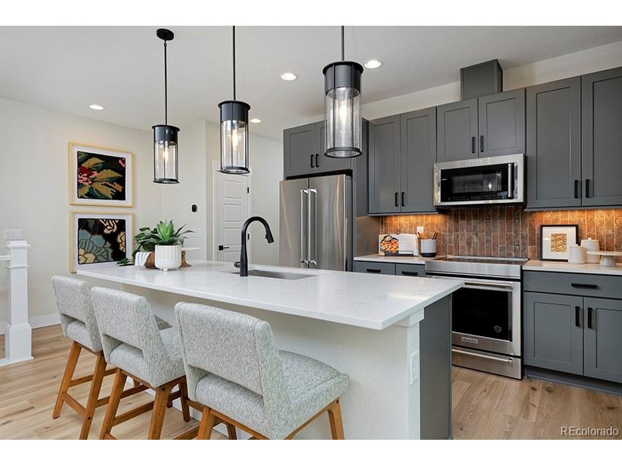 3145 W Bates Ave — photo