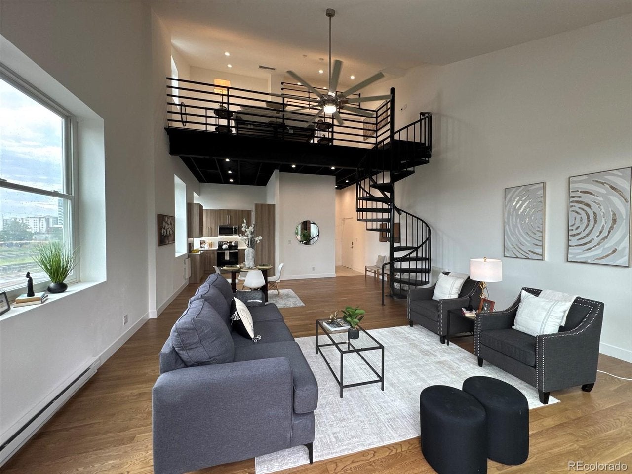 3309 Blake St 204 — photo