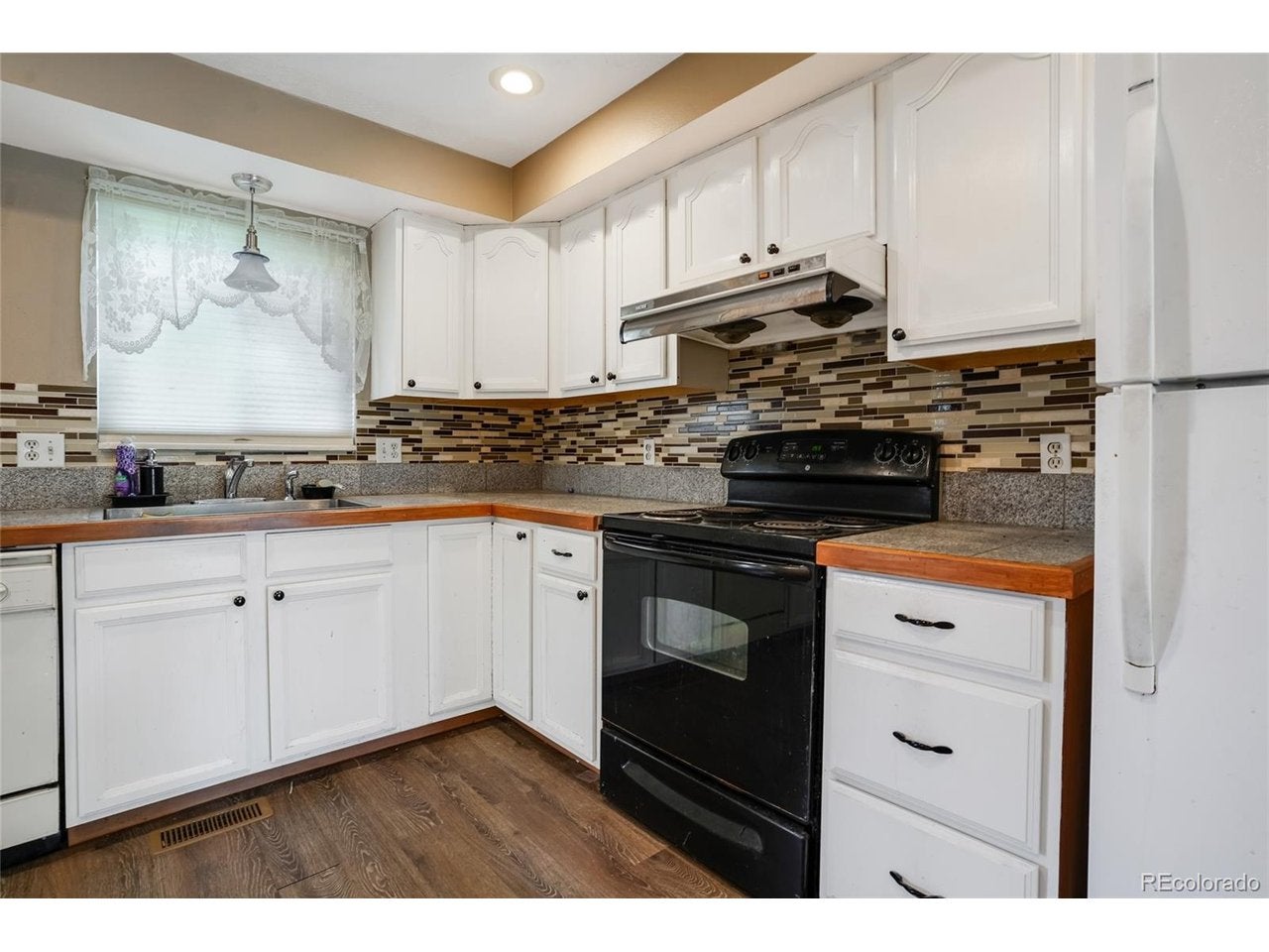 Home in Littleton, CO 80123 — photo 3