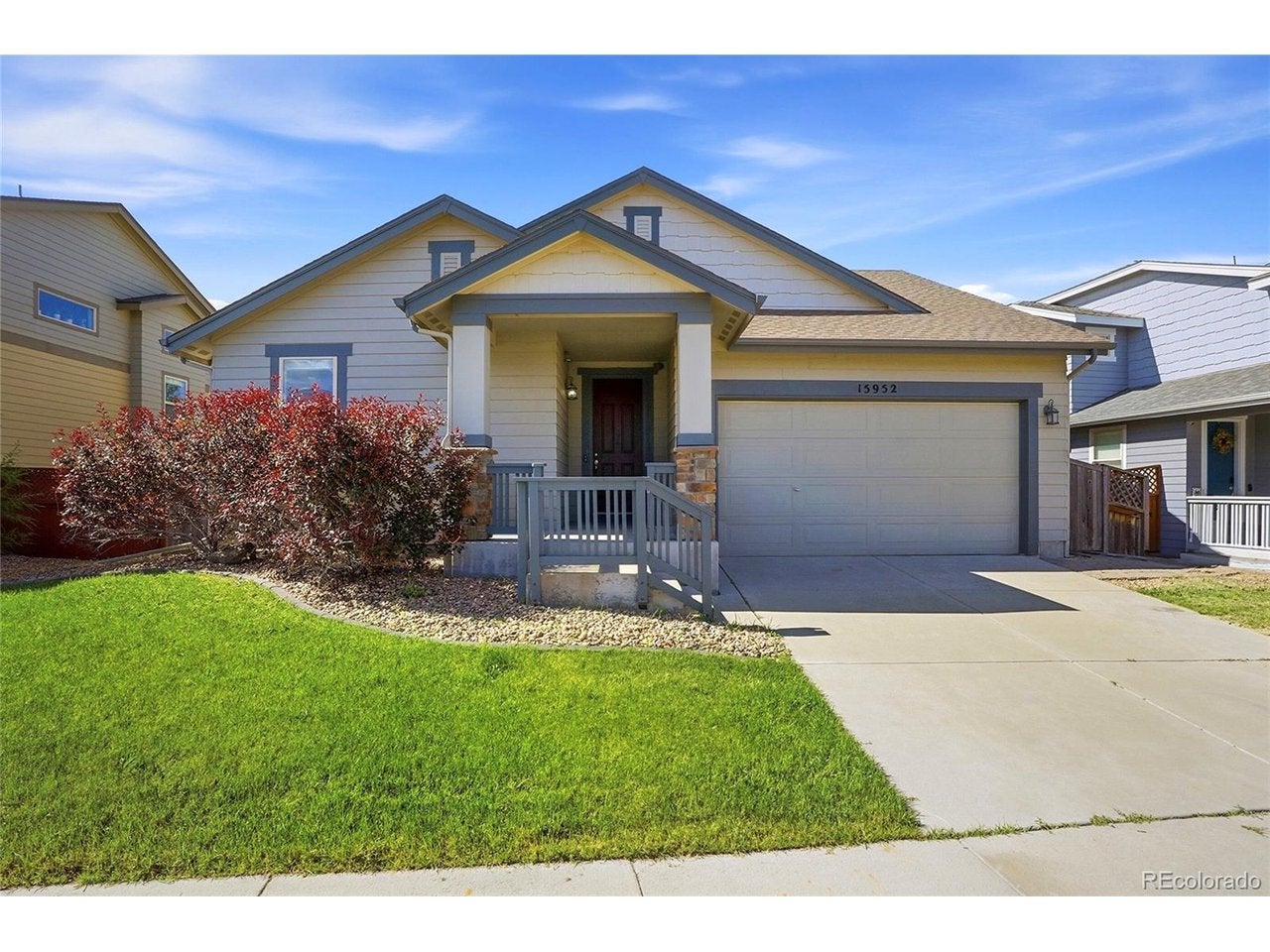 15952 Village Cir — photo