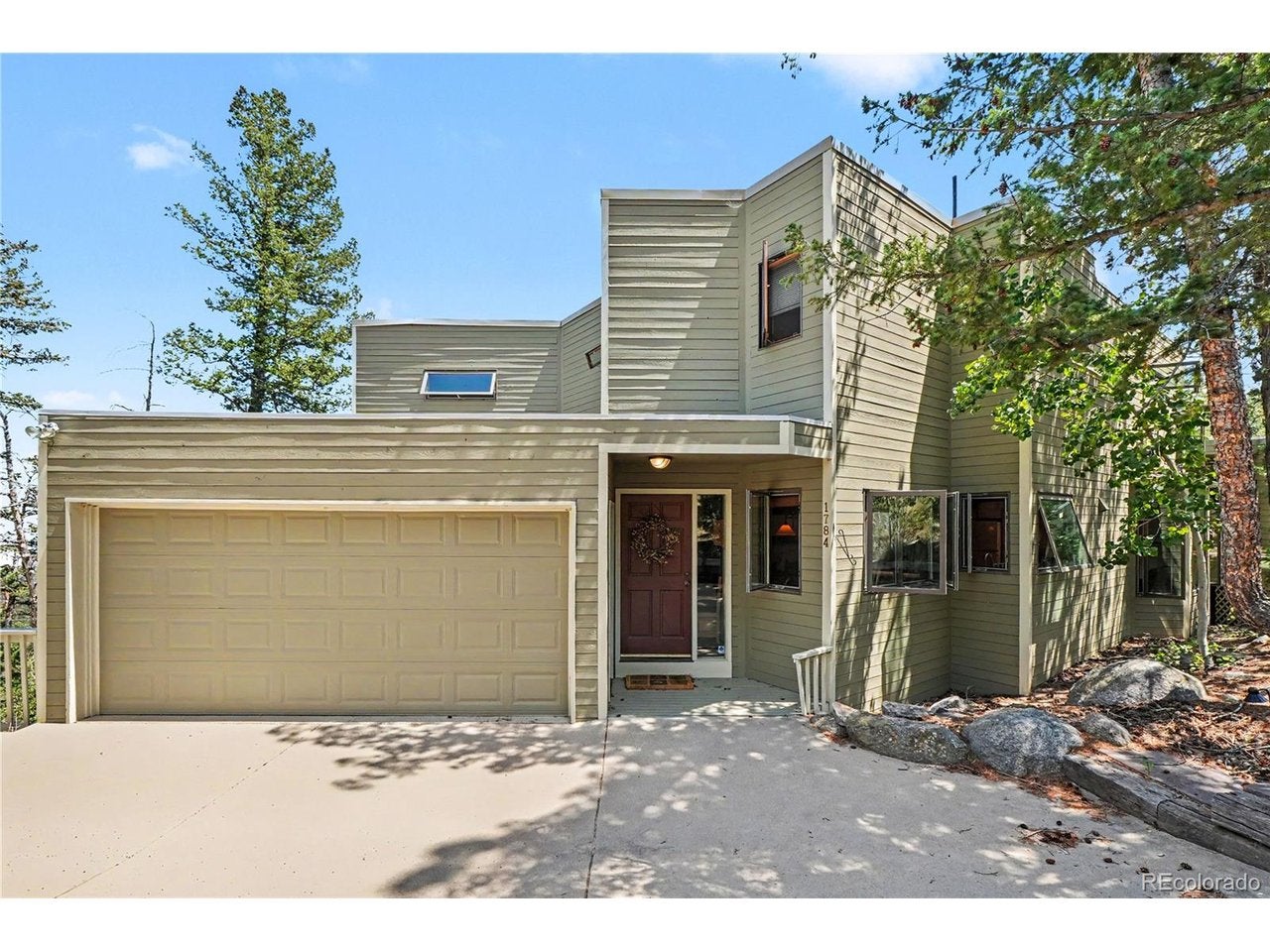 1784 Deer Trail Rd — photo
