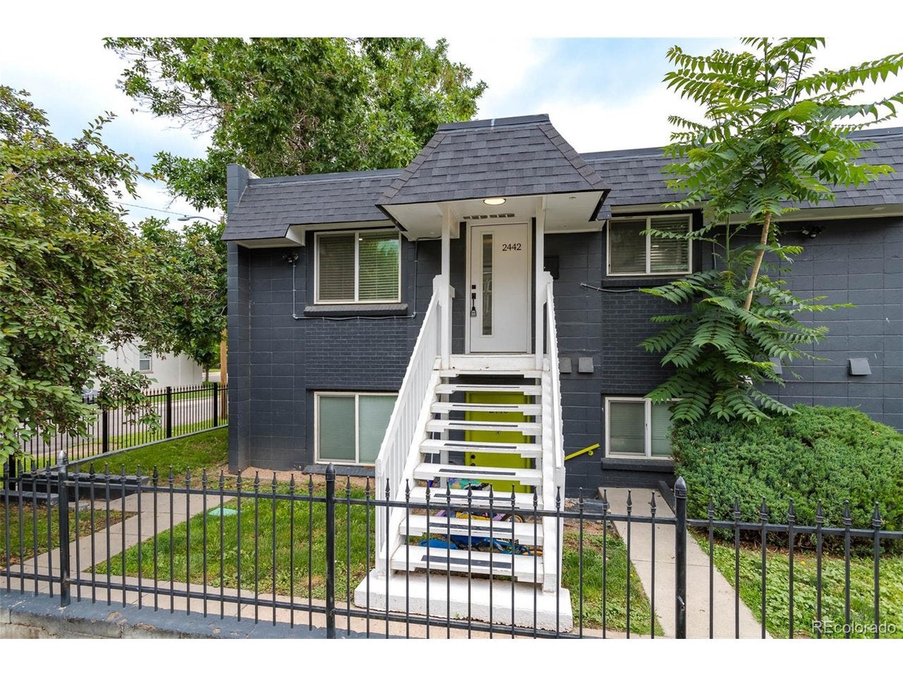 2442 N Ogden St — photo