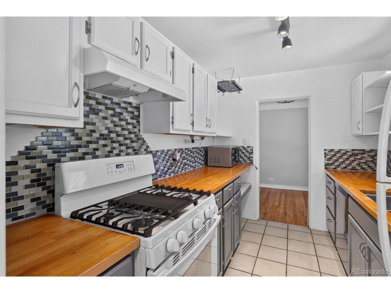 1211 Jasmine St — photo