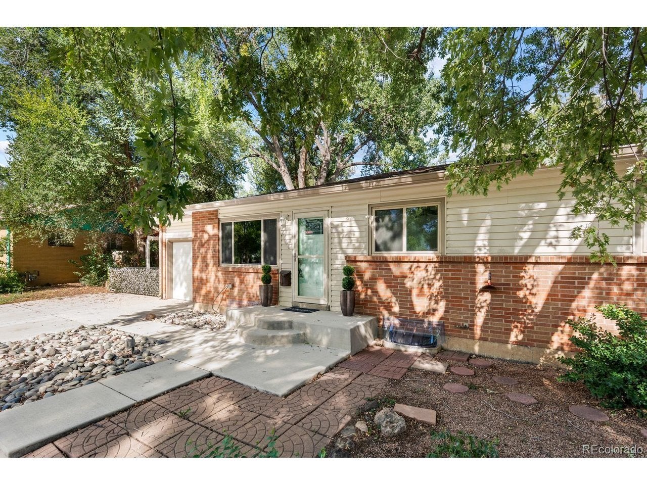 6160 Brooks Dr — photo