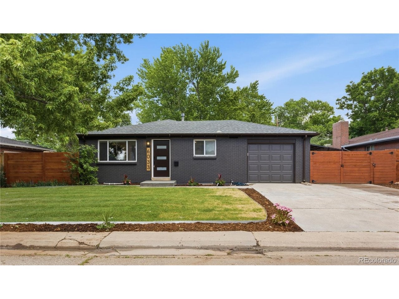 6033 Hoyt Ct — photo