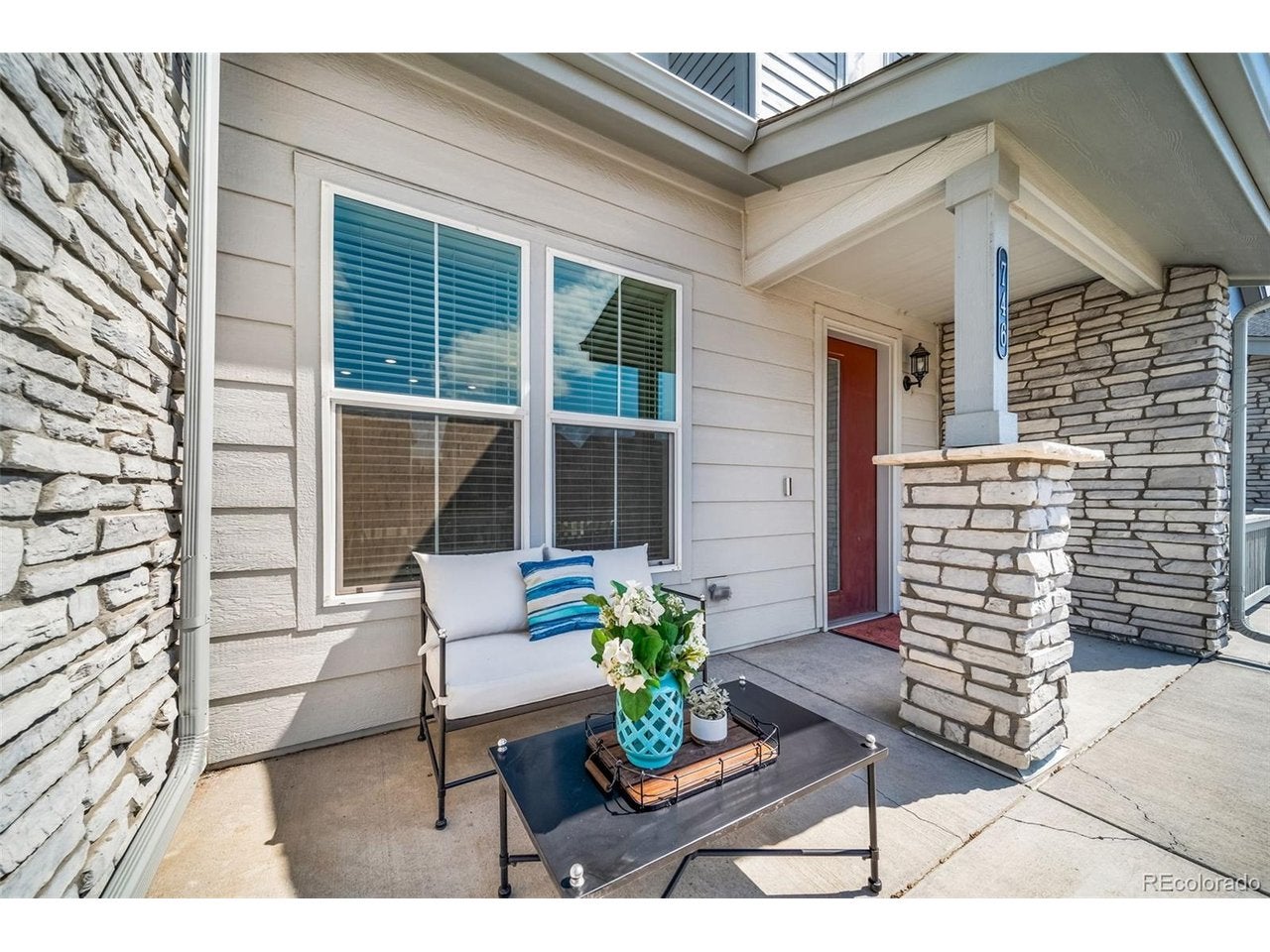 746 N Bersshine Ct — photo