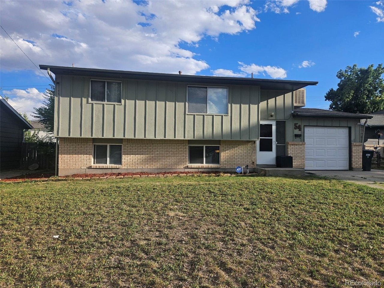 54 Bridle Trl — photo