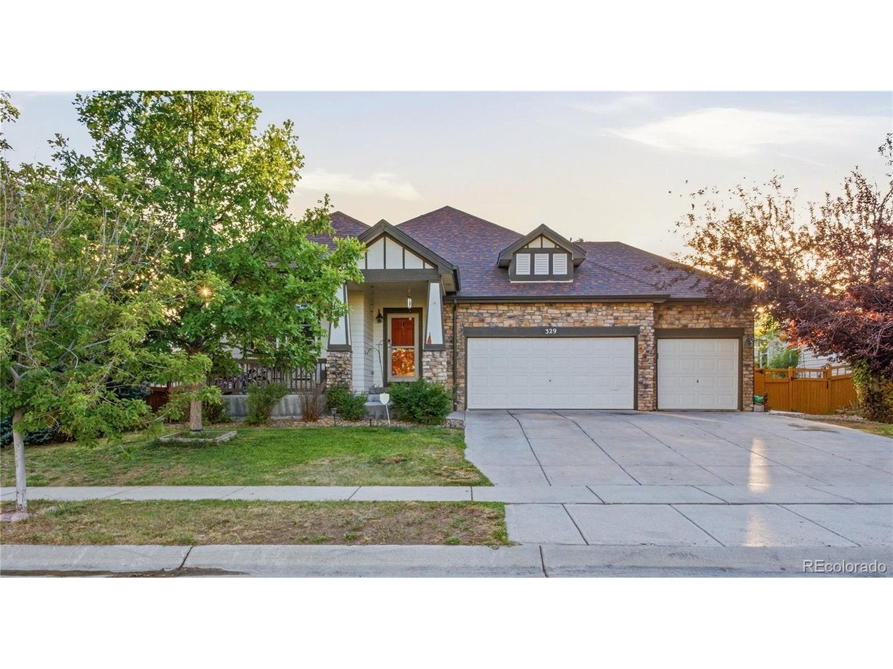 329 Apache Plume St — photo