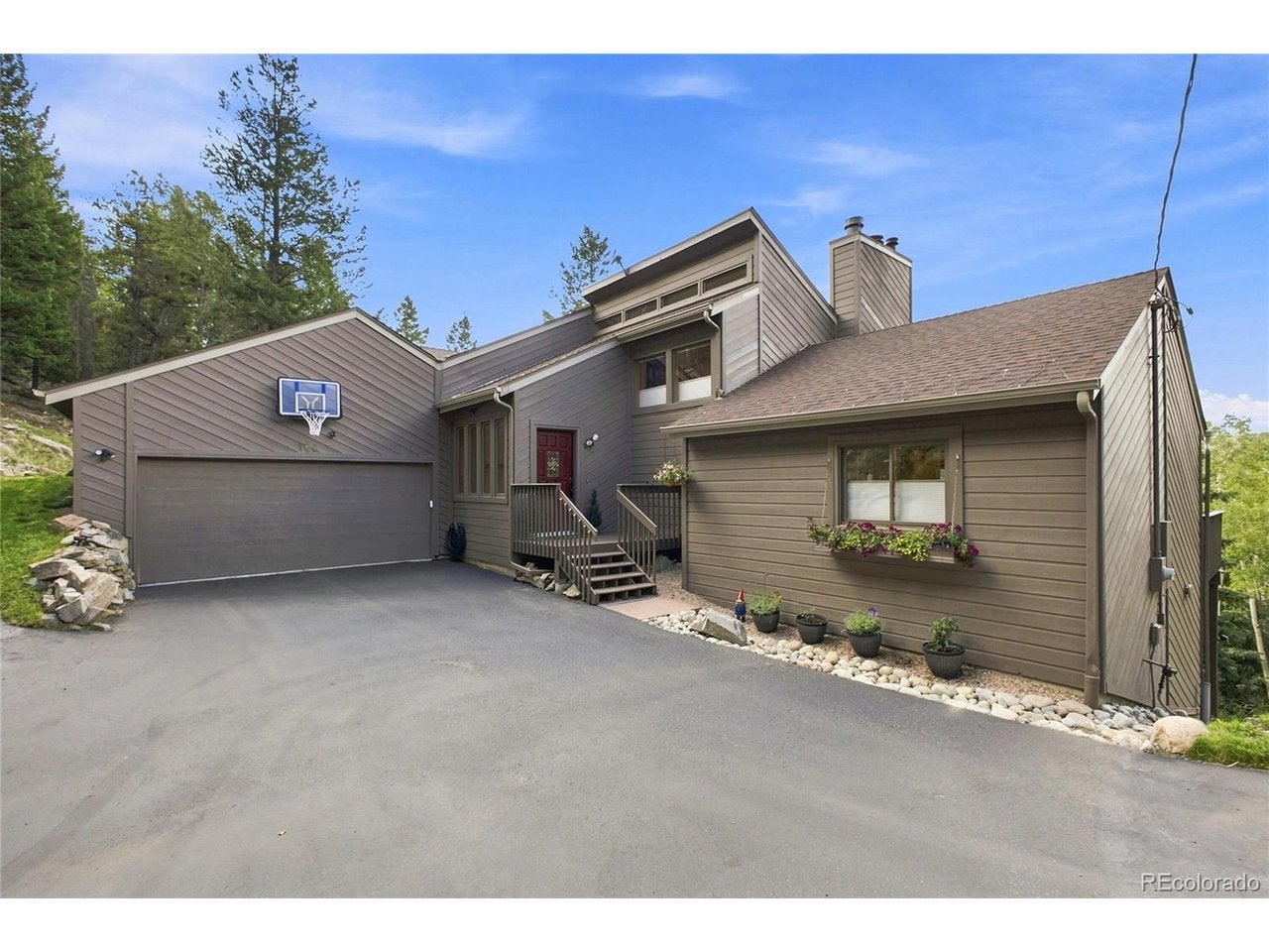 160 Meadowlark Dr — photo
