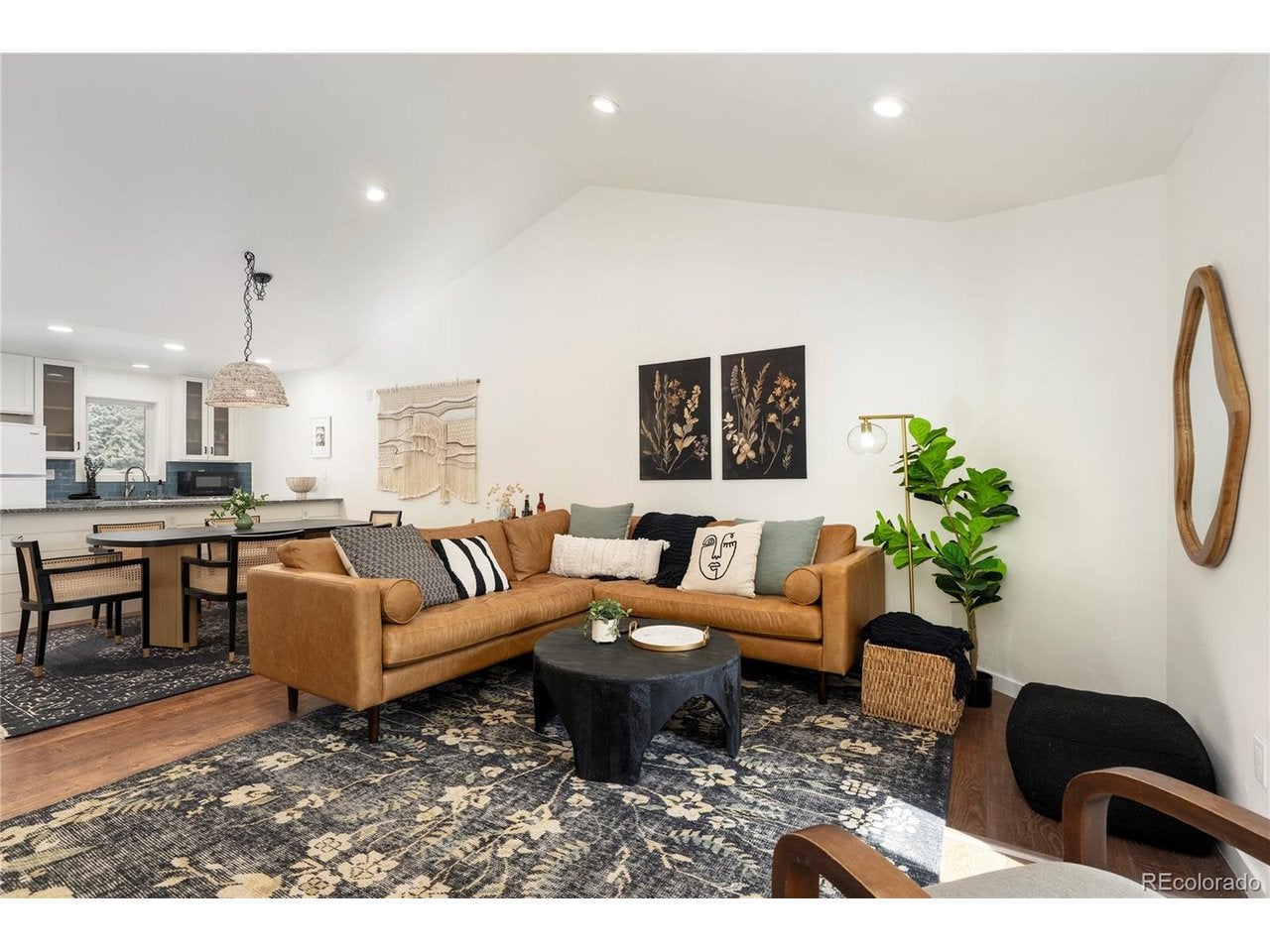 97 Doc Susie Ave C4 — photo