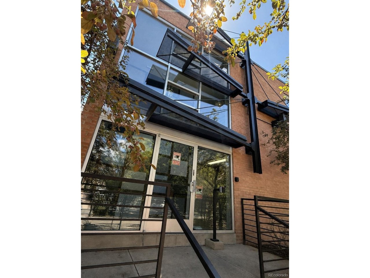 1032 N Clarkson St 208 — photo