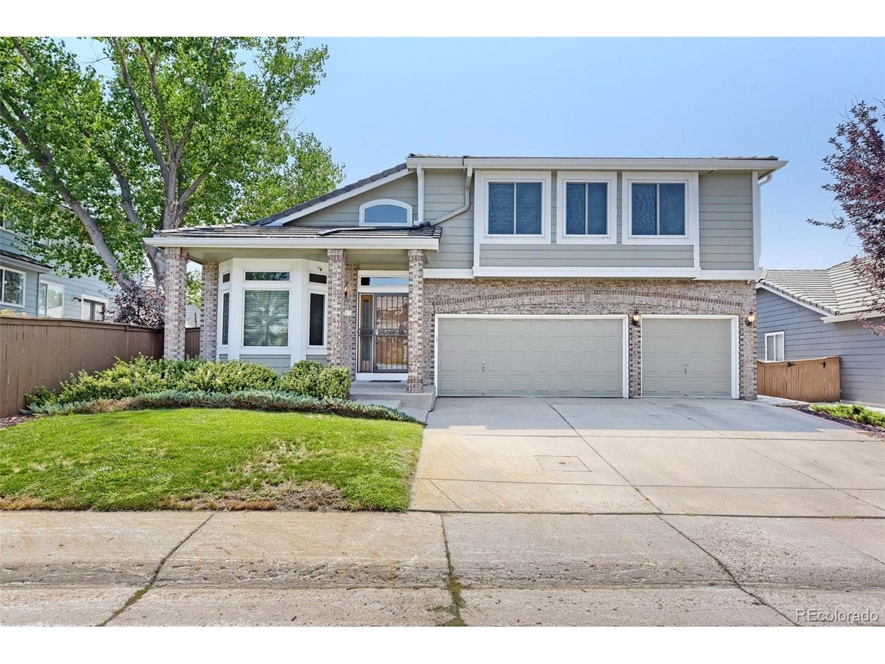 10083 Oak Leaf Way — photo
