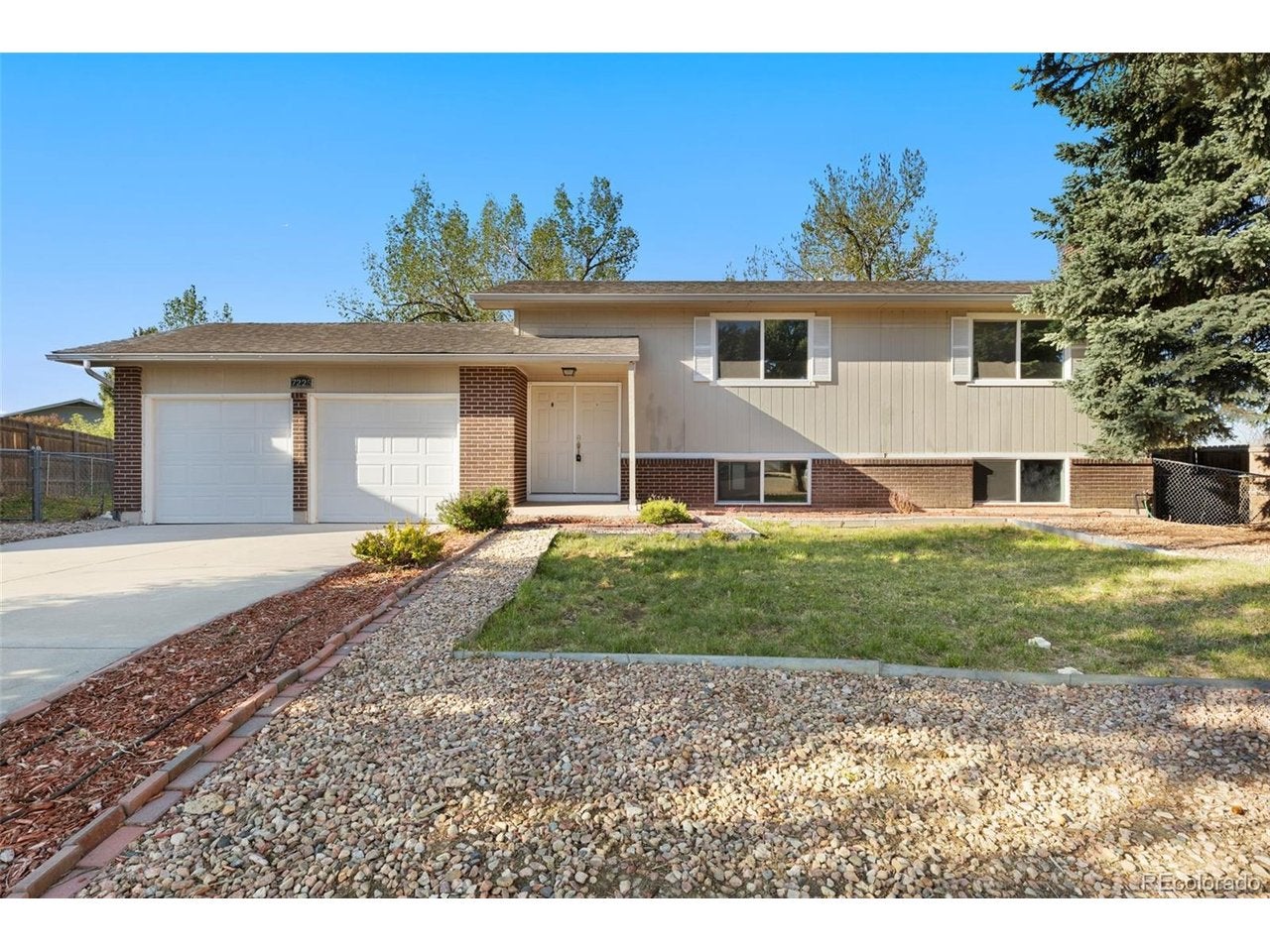 7225 Millbrook Ct — photo
