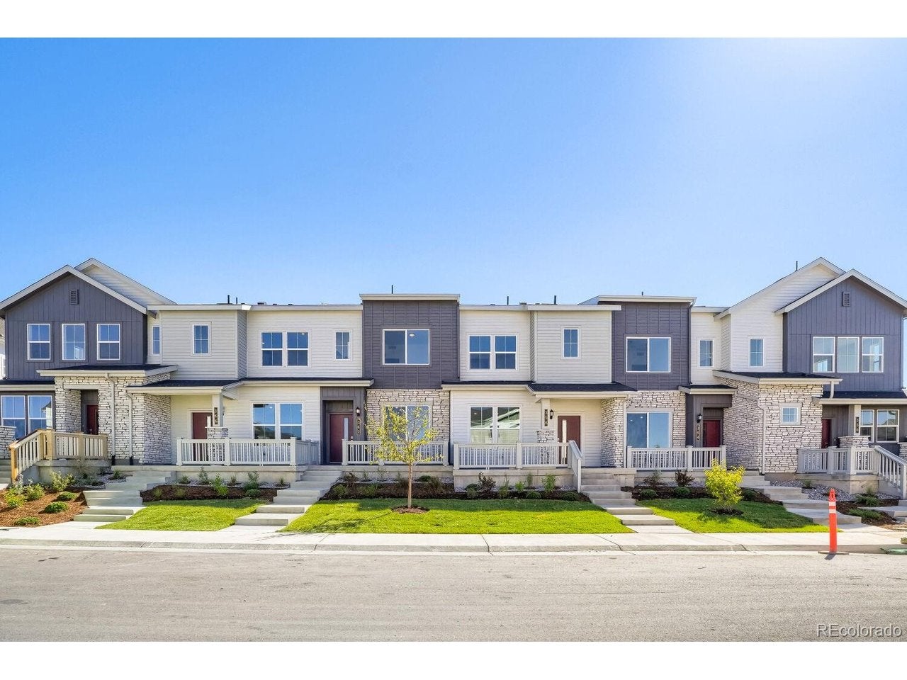 362 N Bersshine Ct — photo