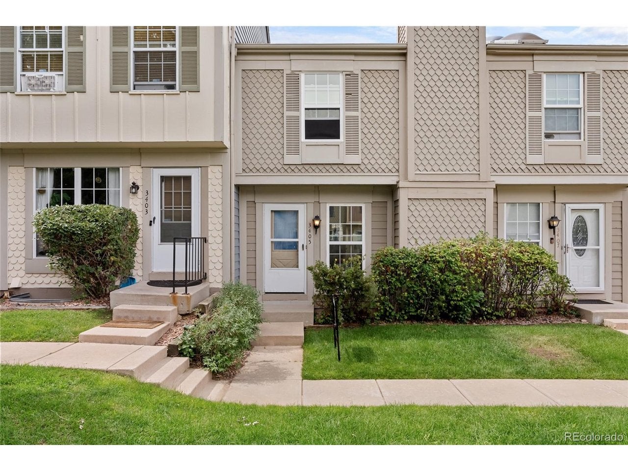 3405 Queen Anne Way — photo