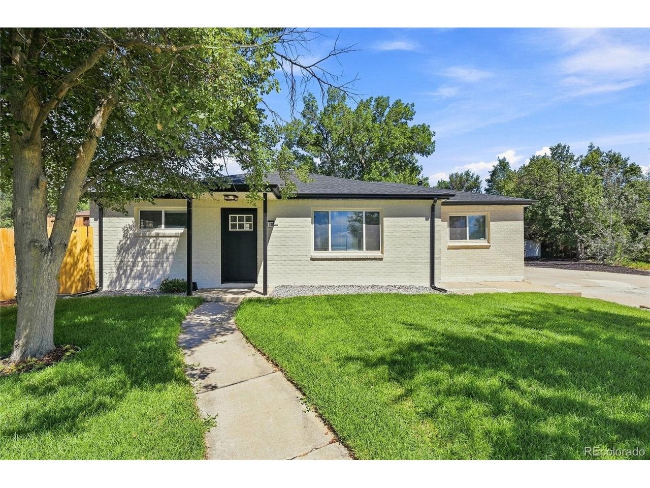 1430 Locust Pl — photo