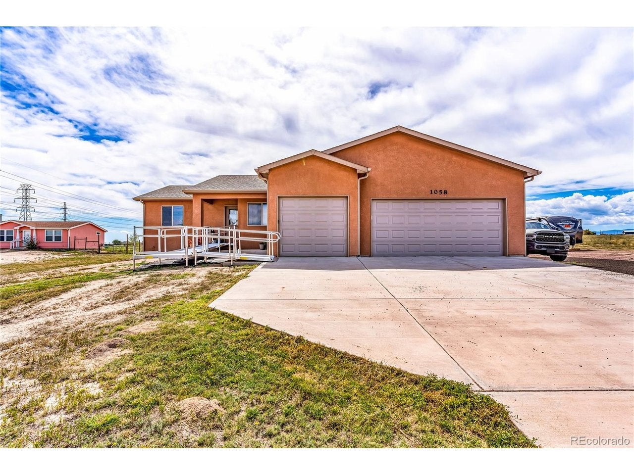 1058 E Ranch Dr — photo