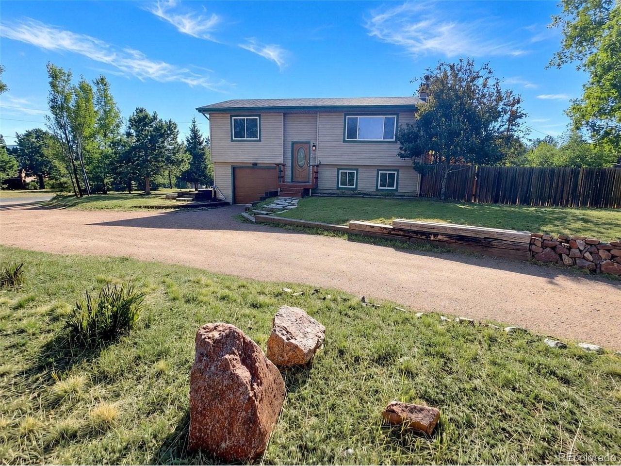 1056 Sundance Cir — photo