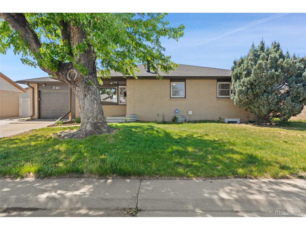 741 S 6th Ave — photo