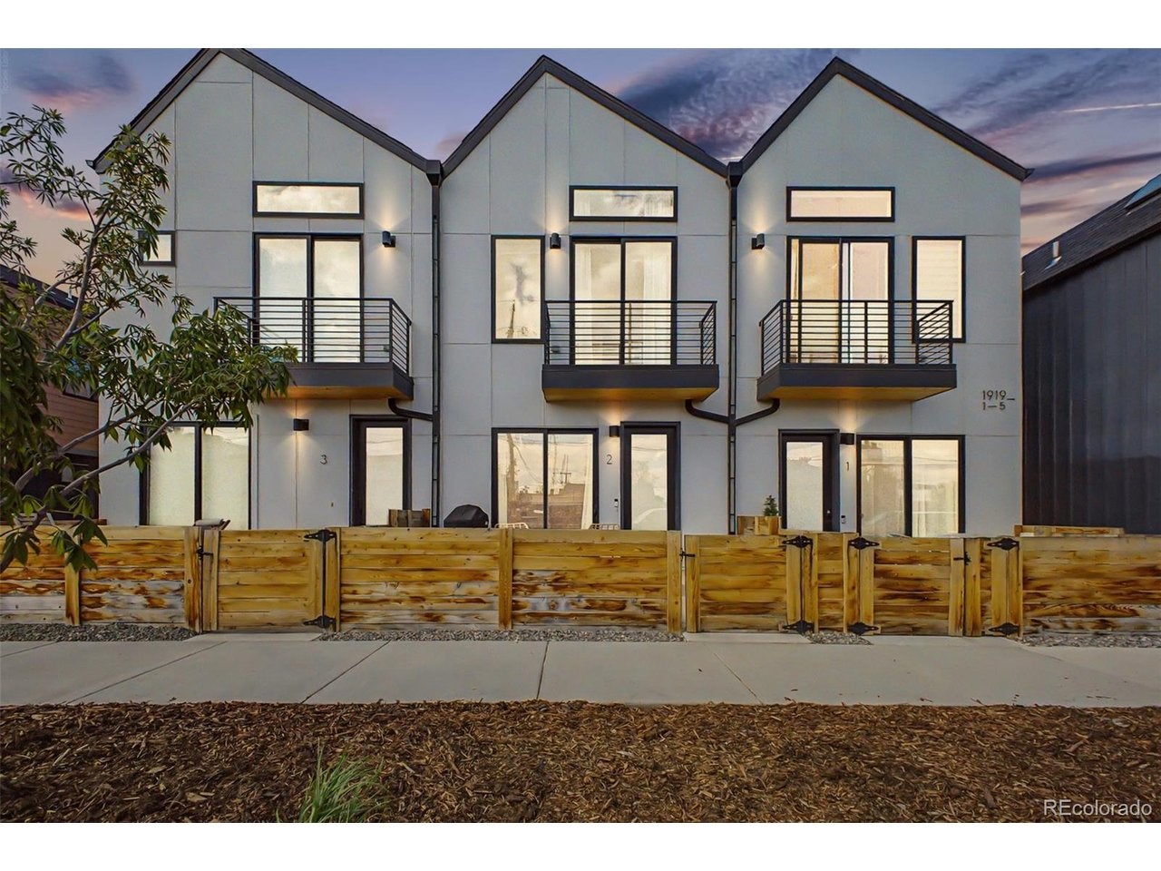 1921 W Elk Pl 2 — photo