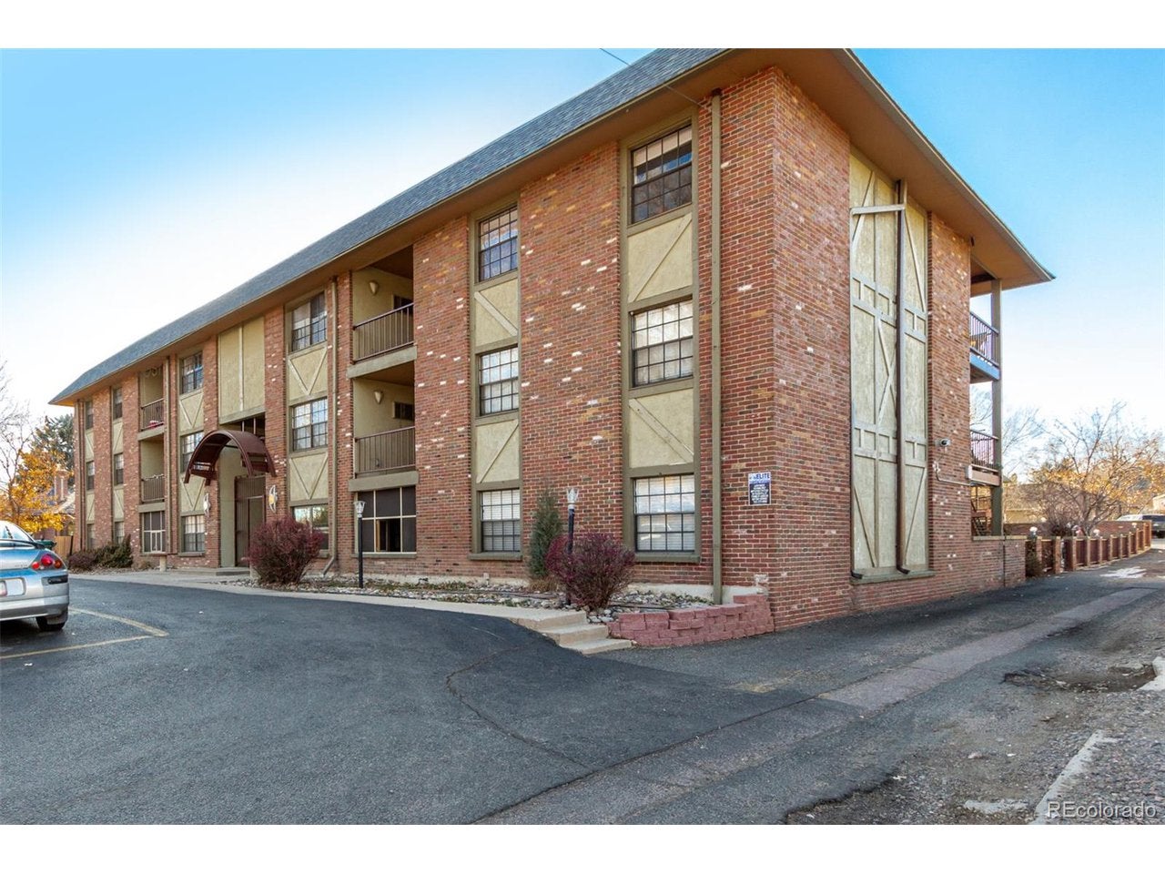 1021 Carr St 22 — photo