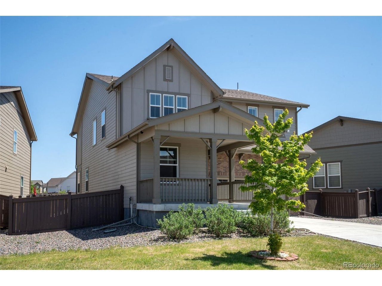 1916 Coopers Hawk Ct — photo