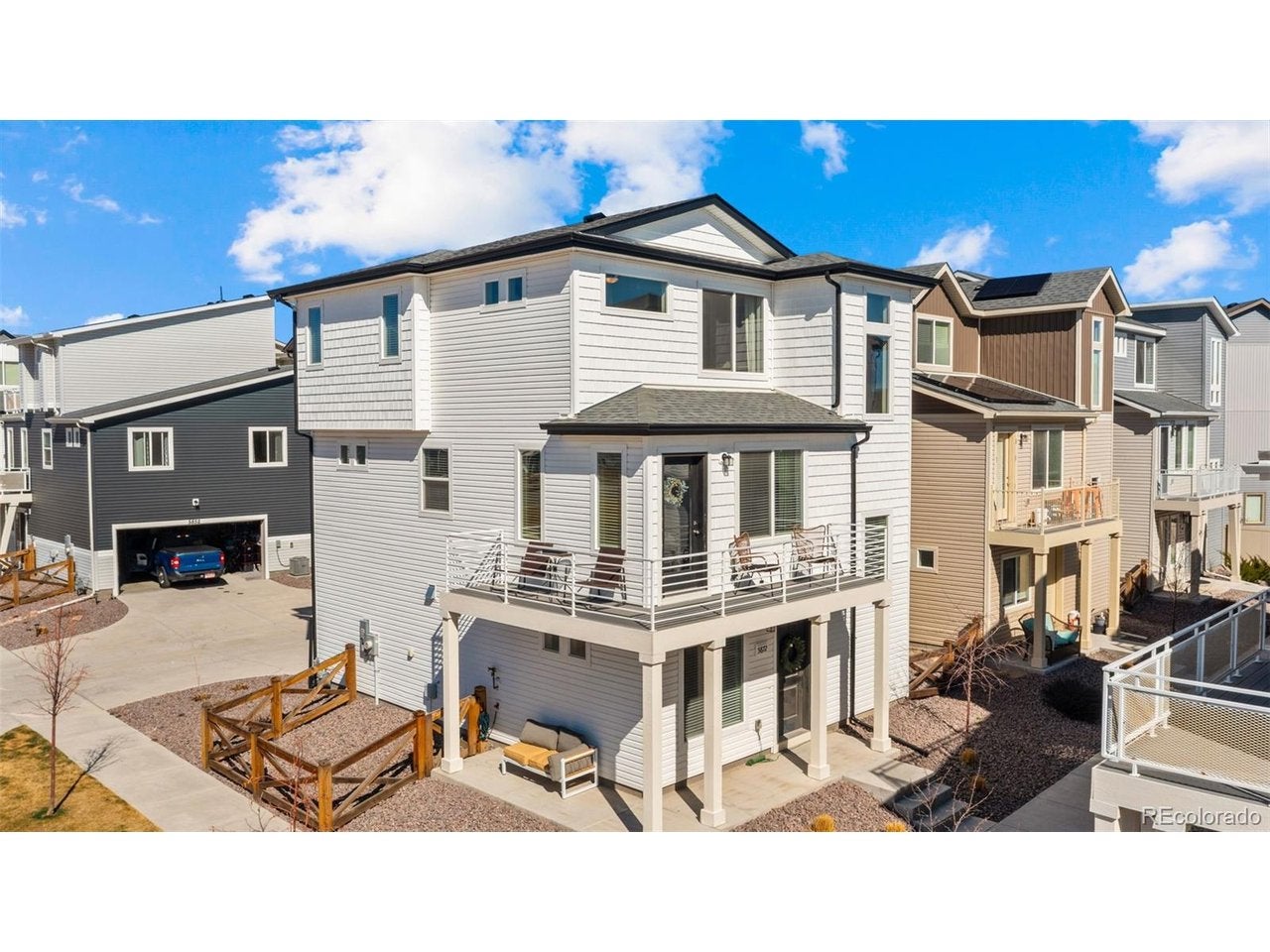 5872 Thurless Ln — photo