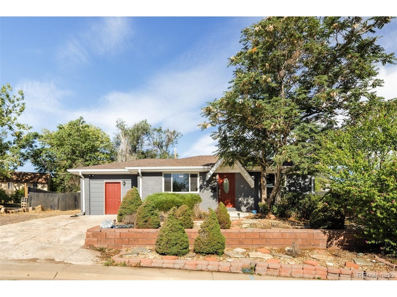 8441 Edison Dr — photo