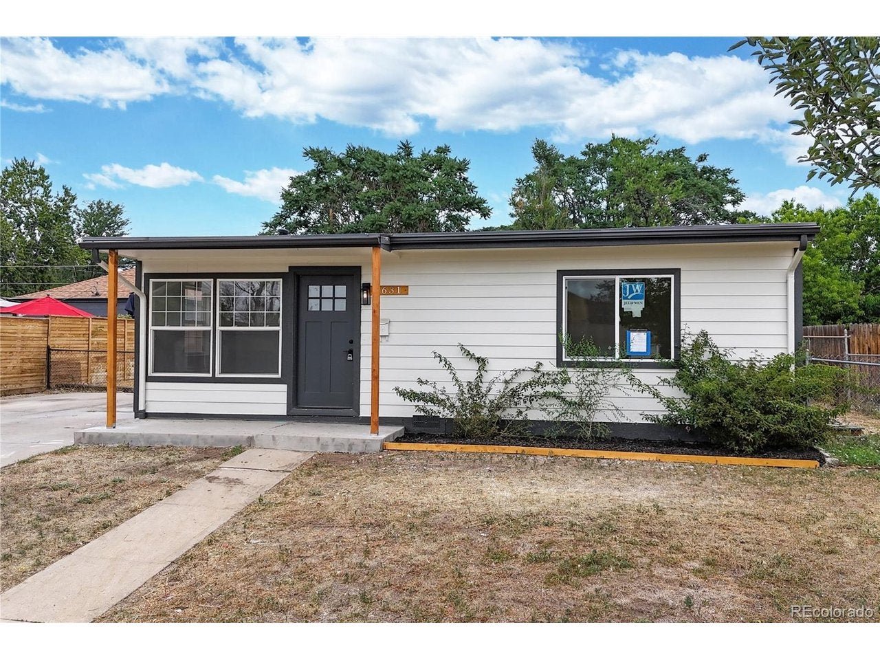 1631 W Hoye Pl — photo