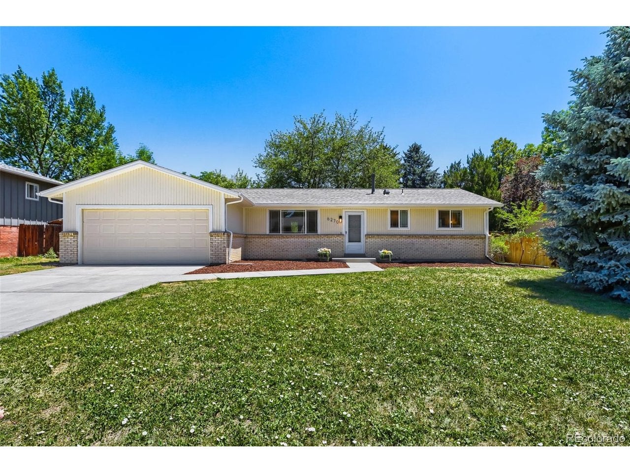 6270 S Fenton Ct — photo