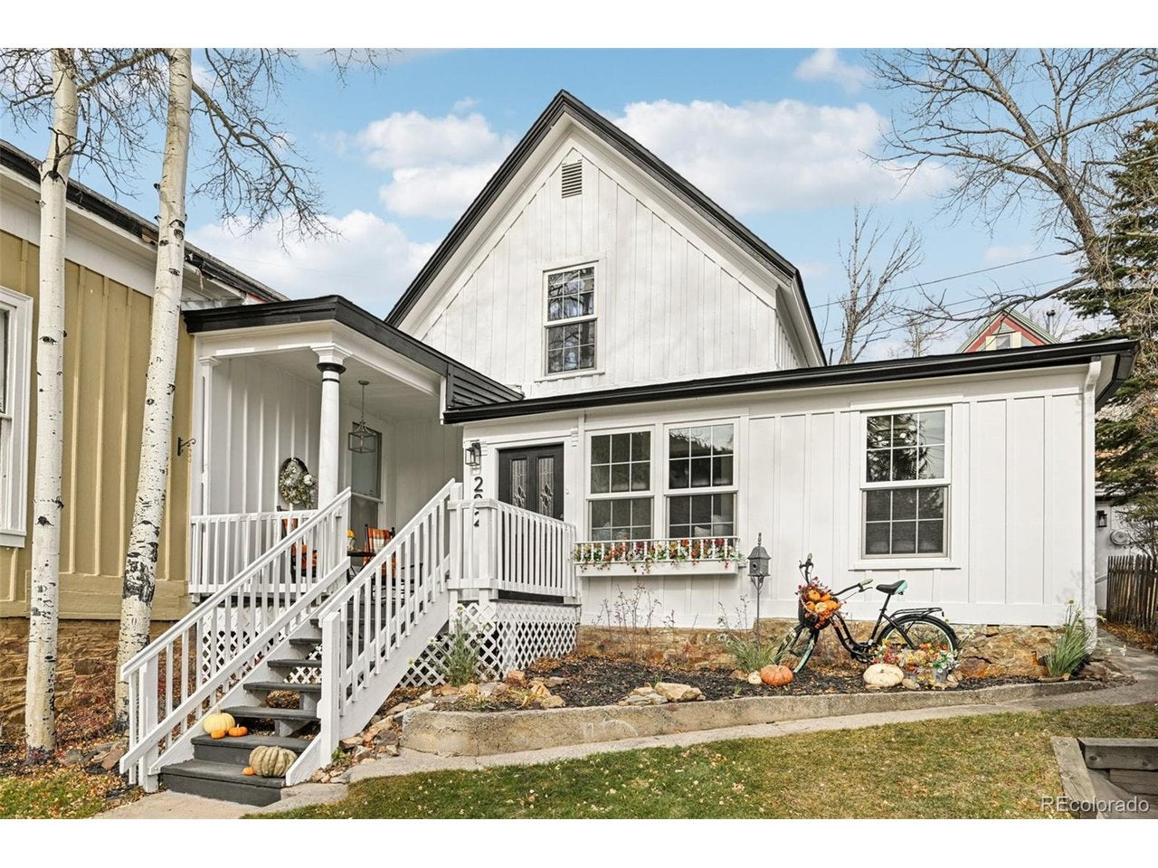 202 E 1st High St — photo
