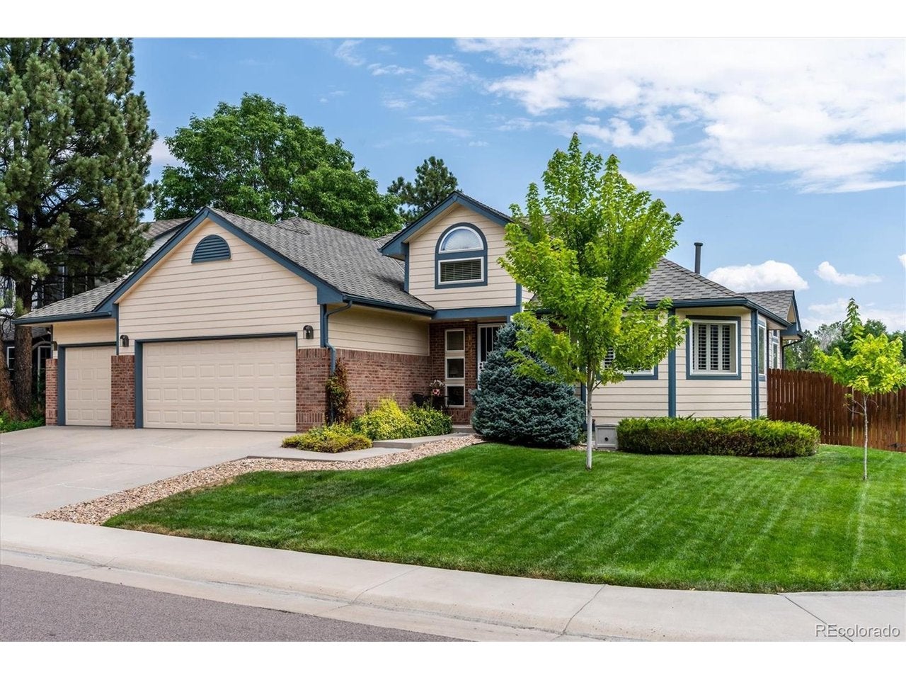 10005 Granite Hill Dr — photo