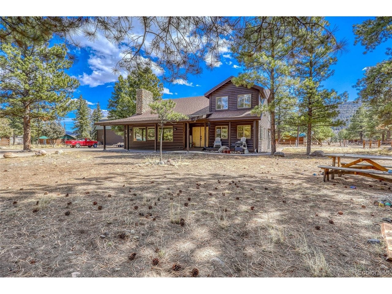 100 Spruce Dr — photo