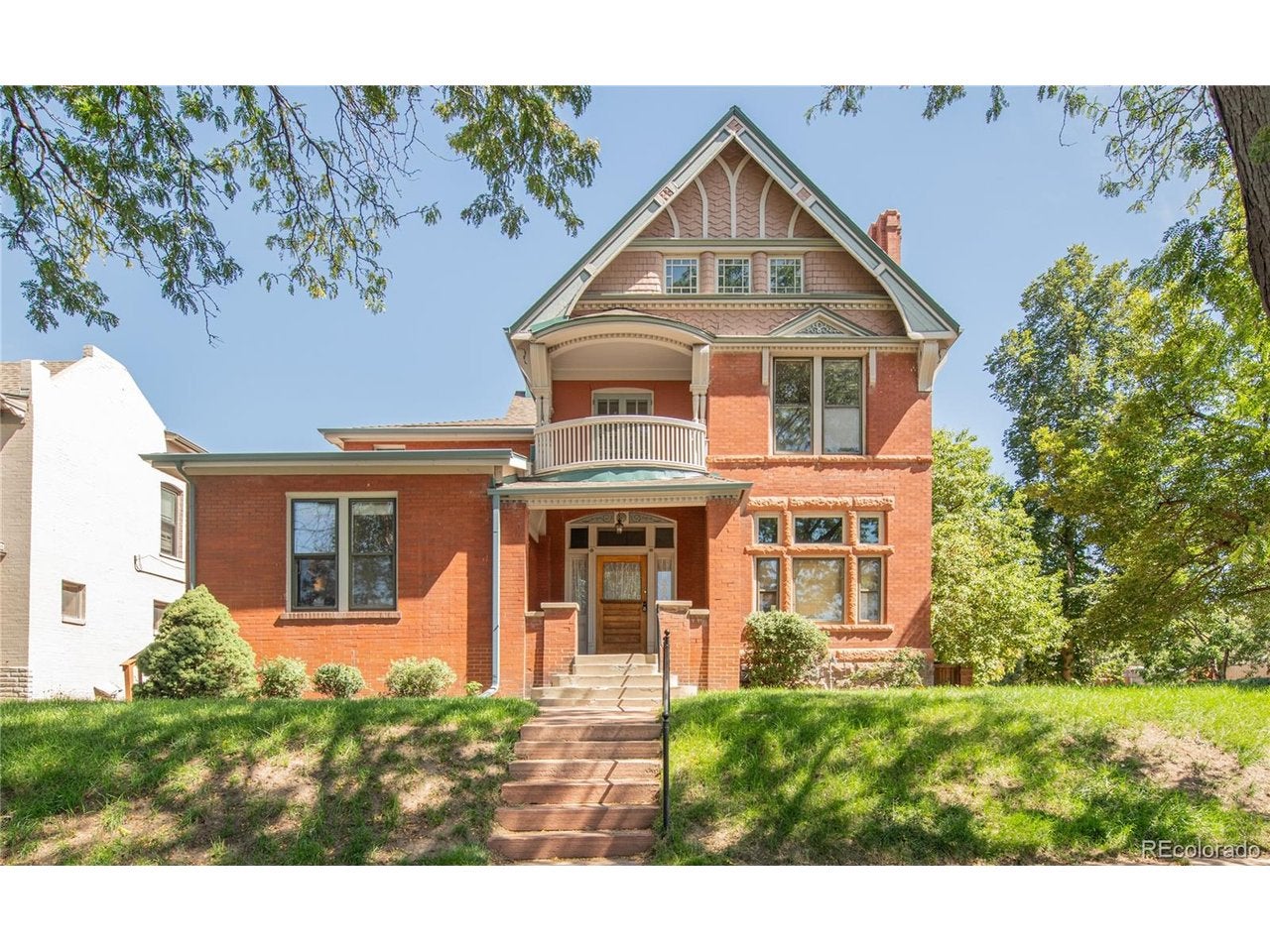 590 S Sherman St — photo