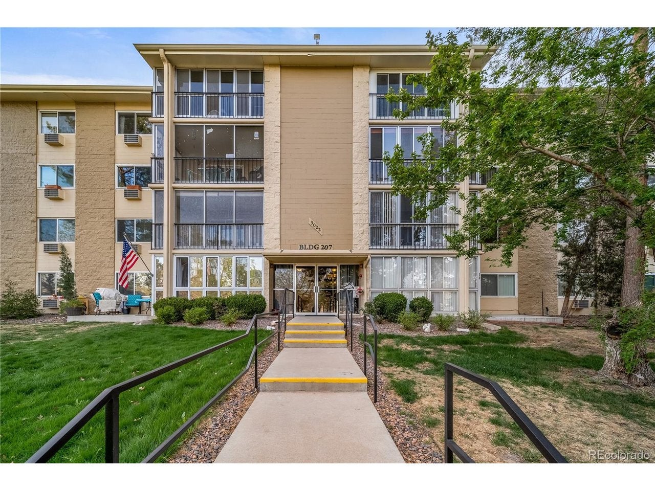 3022 S Wheeling Way 207-112 — photo
