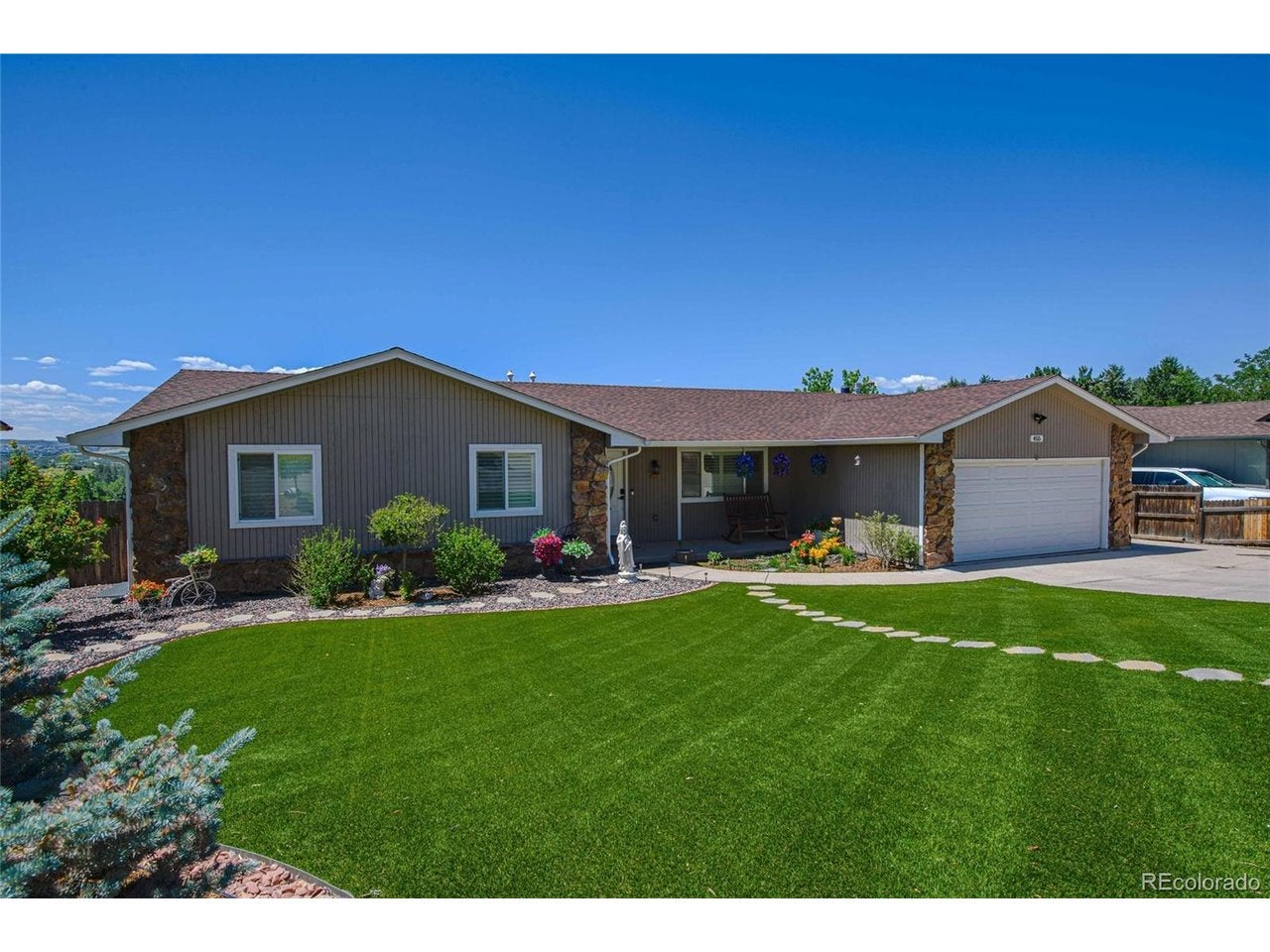 455 Gordon Dr — photo